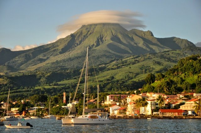 Montagne Pelée vue depuis la rade de Saint-Pierre