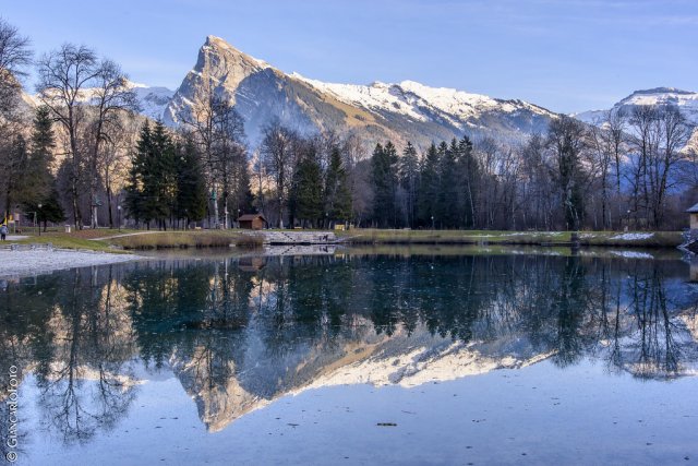 Lac bleu de Morillon en hiver