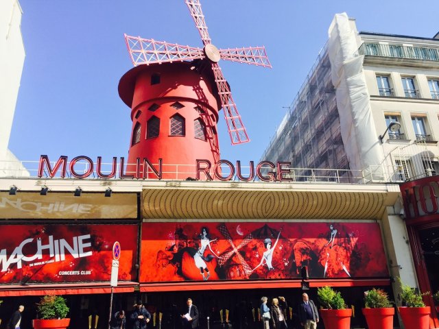 Moulin Rouge Paris de jour